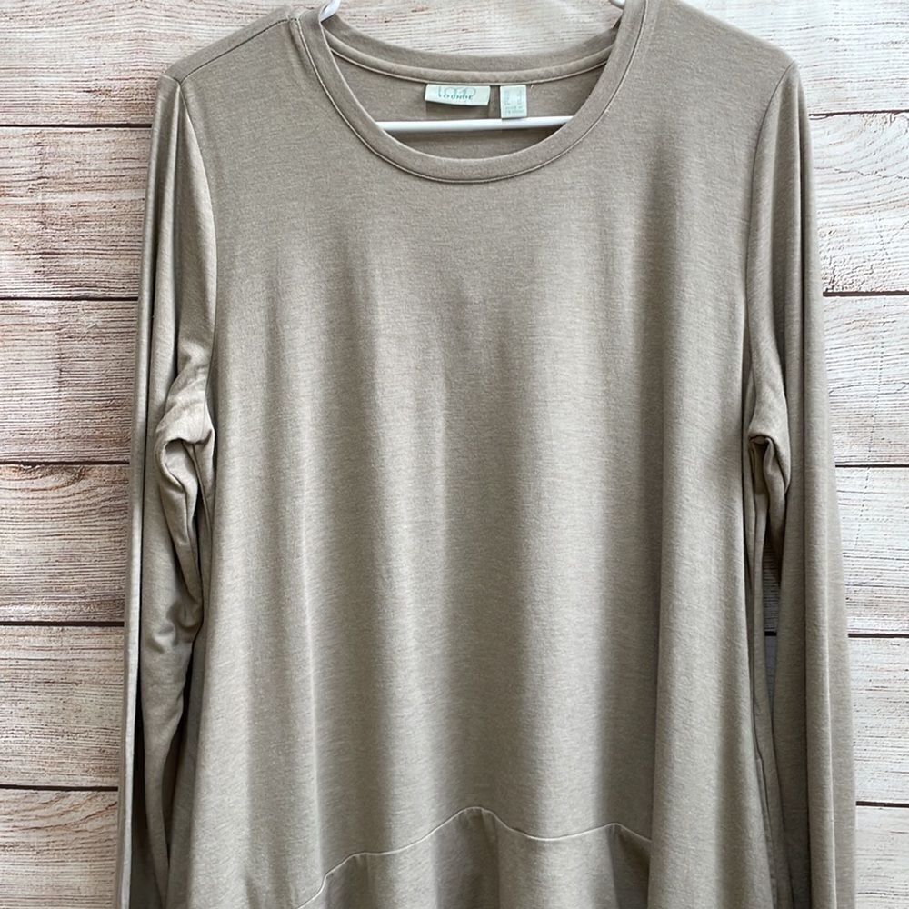 ‎LOGO LOUNGE SOFT KNIT TOP - Picture 2 of 5